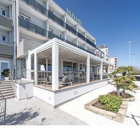 Hotel Tritone Сенигалия Екстериор снимка