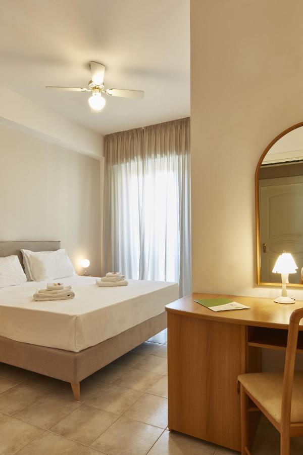 Hotel Tritone Сенигалия Екстериор снимка