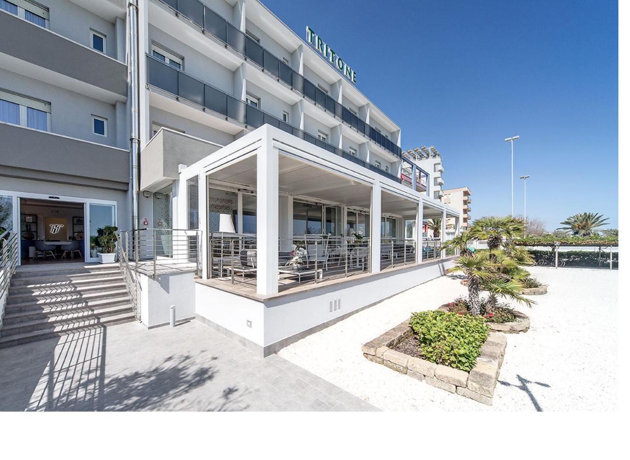 Hotel Tritone Сенигалия Екстериор снимка